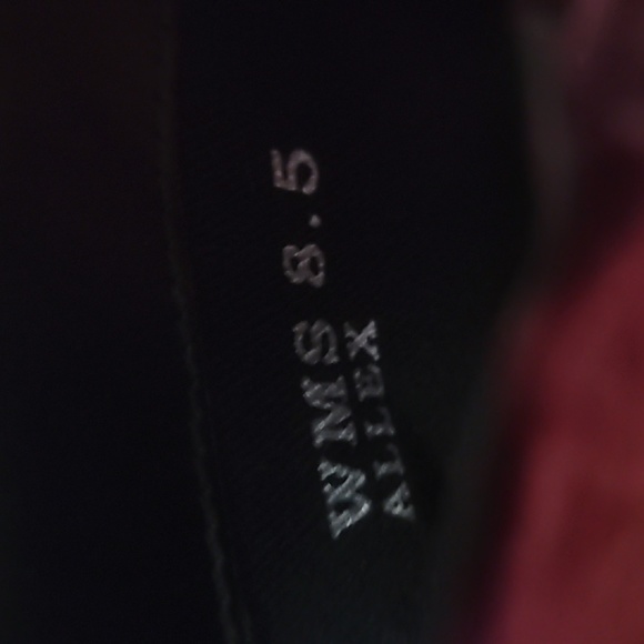 Report Alex Velvet Booties - Picture 8 of 9